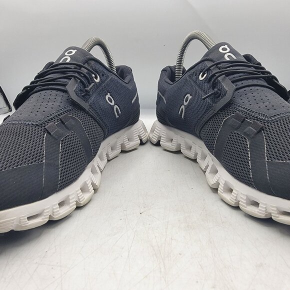 On Cloud 5 Womens 8 Black Running Shoes Athletic Causal Comfort Lightweight - Picture 2 of 14